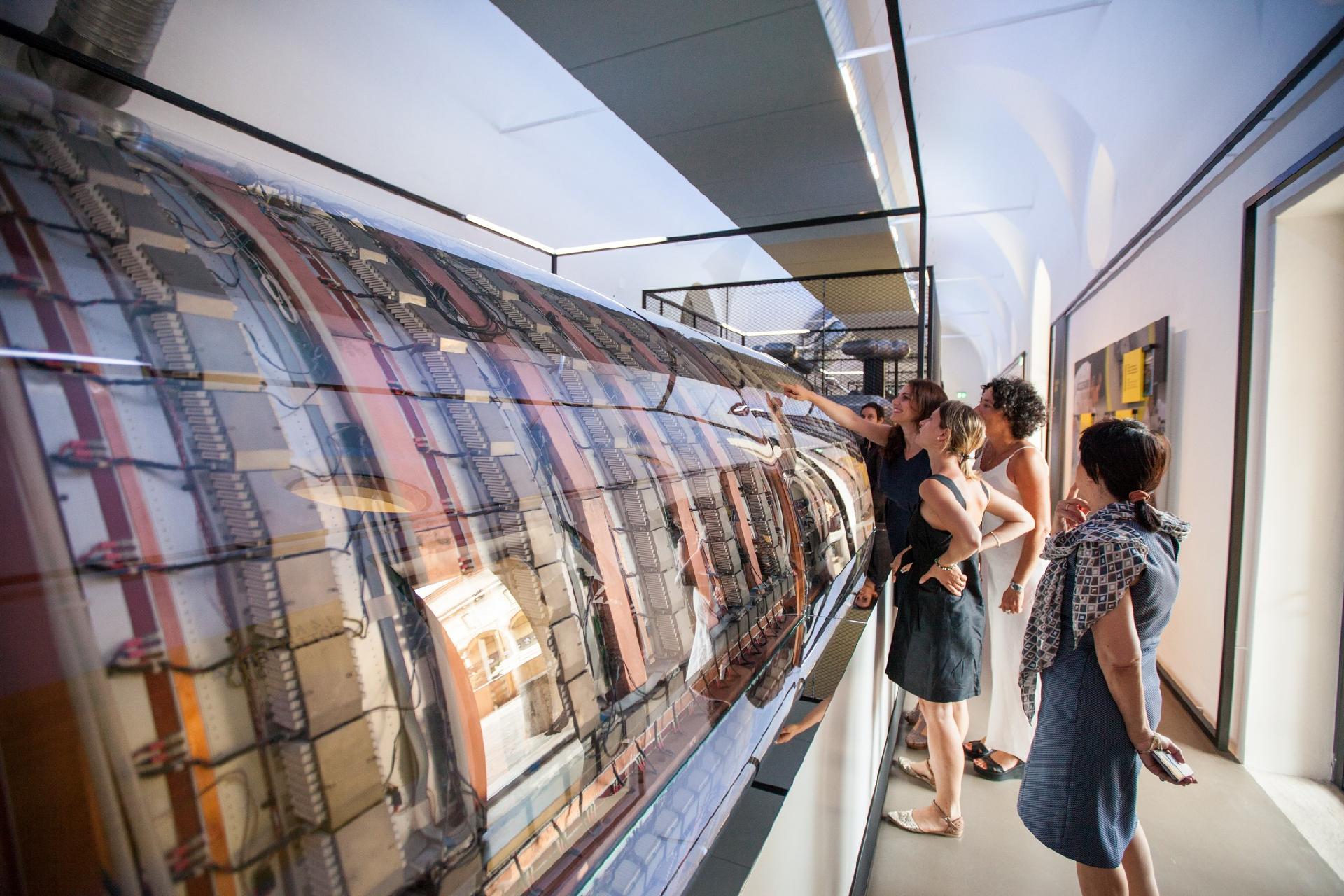 Extreme Section - Looking for Particles - CC BY-SA Museo Nazionale della Scienza e della Tecnologia Leonardo da Vinci